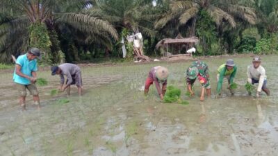 Bantu Petani, Wujudkan TNI Manunggal